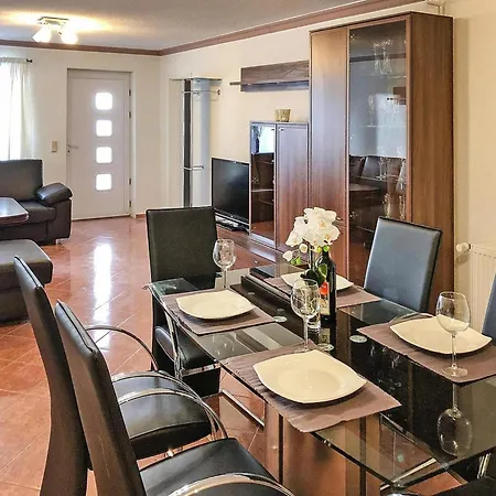 With Terrace At The Kummerower In Apartmán Sommersdorf (Mecklenburg-Vorpommern)