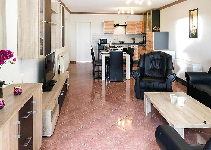 아파트 With Terrace At The Kummerower In