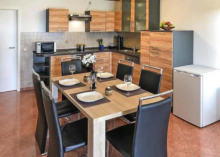 아파트 With Terrace At The Kummerower In